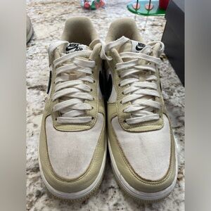 Air Force 1 ‘07 LX GUC.